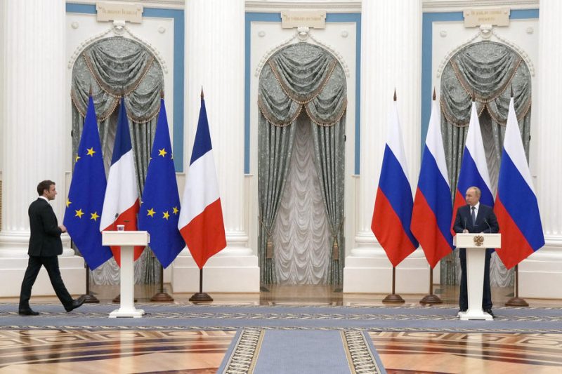 Emmanuel Macron a appelé Vladimir Poutine pour demander l’arrêt des attaques contre les civils