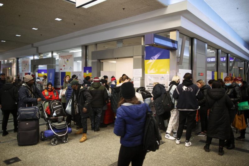 Les pays de l’UE s’apprêtent à laisser passer les réfugiés ukrainiens
