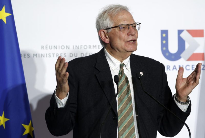 Ukraine : l'Europe peut s'attendre à recevoir cinq millions d'exilés, selon Josep Borrell