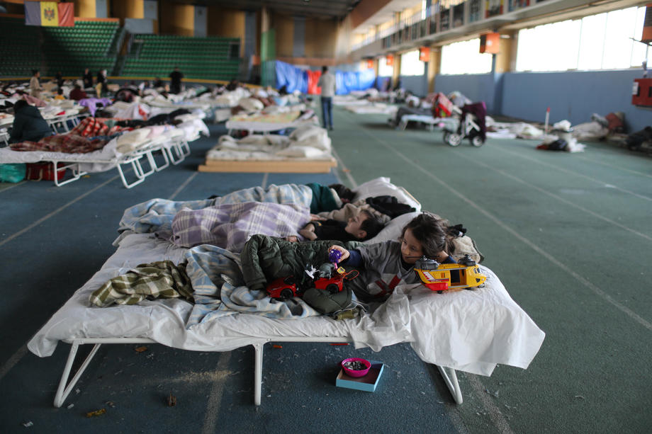 Refugees whwo fled from Ukraine in the Chisinau athletics arena