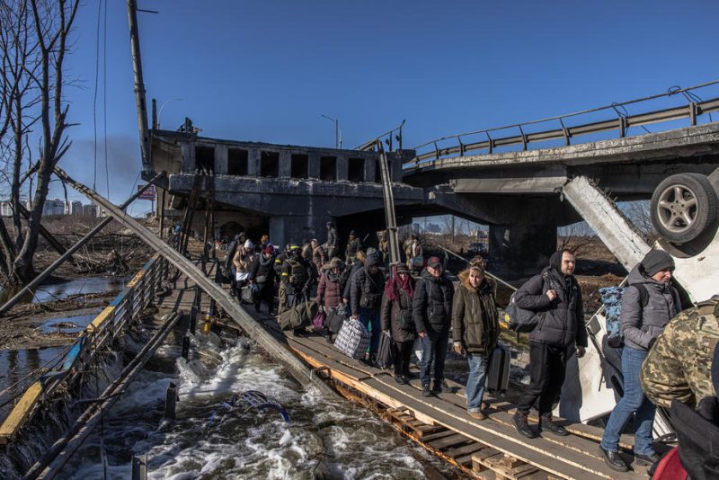 Des couloirs humanitaires vers la Russie sont aux portes de Kiev