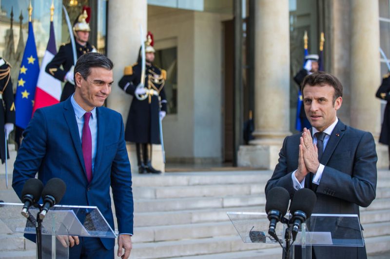 Prix de l'énergie : Emmanuel Macron et Pedro Sanchez en quête de "solutions efficaces"