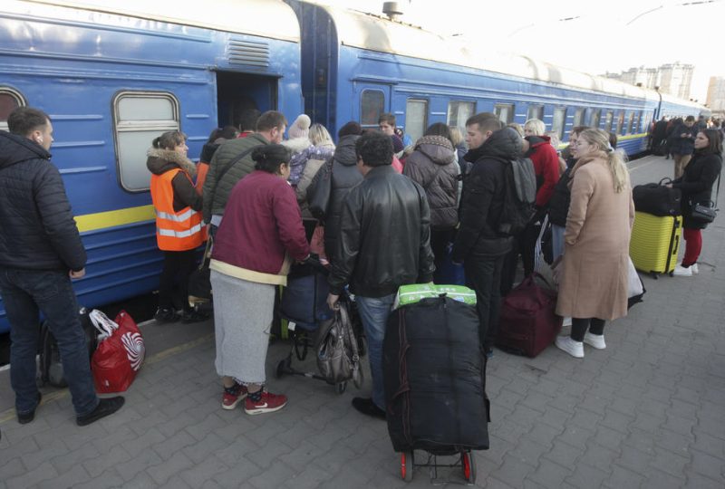 Ukraine : il faut "encourager" les réfugiés en Pologne à aller vers d'autres Etats membres