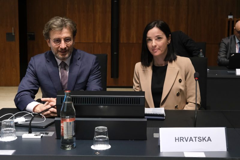 La Commission envisage d’autoriser la redirection des fonds du deuxième pilier de la PAC pour aider les agriculteurs européens