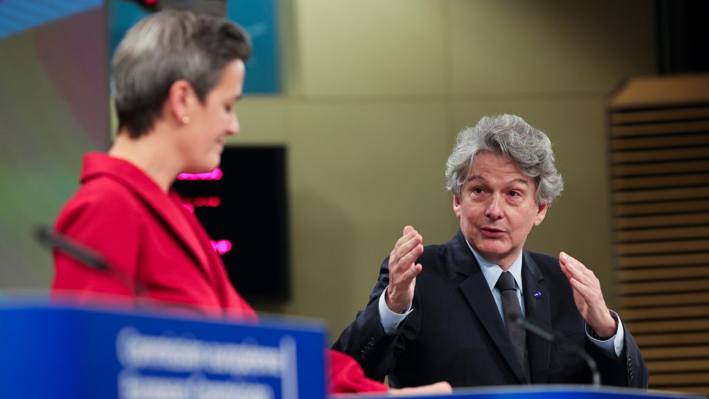 epa08885507 European Commissioner for Europe fit for the Digital Age Margrethe Vestager (L) and European Commissioner for Internal Market Thierry Breton (R) during a news conference on the Digital Services Act and the Digital Markets Act at the European Commission headquarters in Brussels, 15 December 2020.  EPA-EFE/Olivier Matthys / POOL