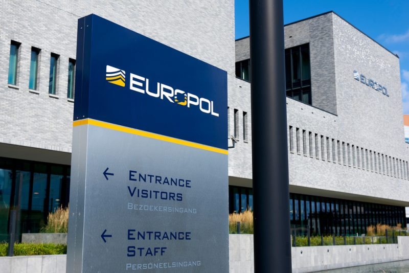 Europol lance une opération visant les avoirs criminels russes