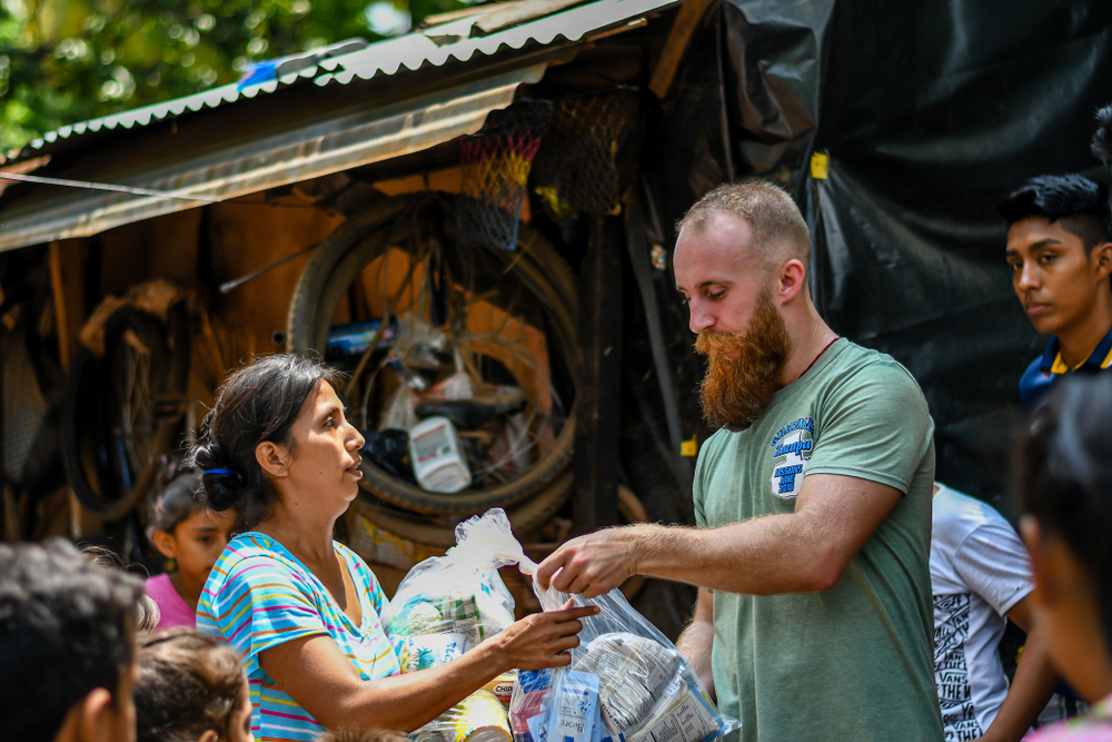 Guazacapan,Guatemala,05-15-2019,Christian,Mission,Team,Giving,Aid,To,Family