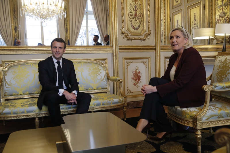 Au meeting d’Emmanuel Macron, le « danger » Marine Le Pen pris au sérieux