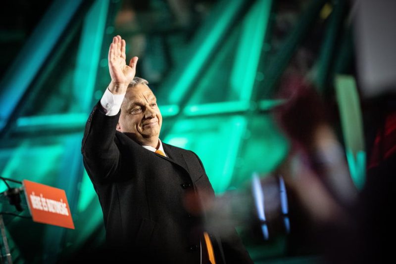 Viktor Orban, le maître d'une Hongrie « illibérale »