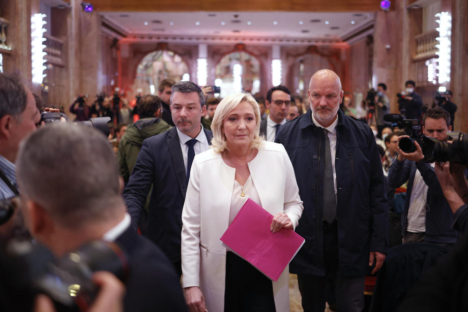 Marine Le Pen presser in Paris