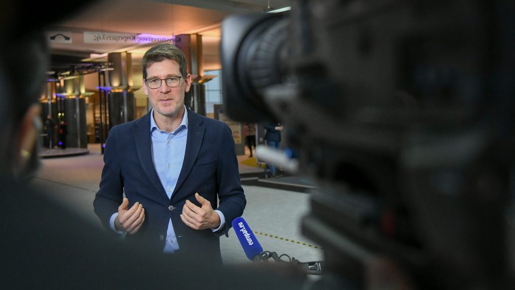 Statement by Pascal CANFIN, Chair of ENVI Committee on Vaccine deliveries and contracts transparency