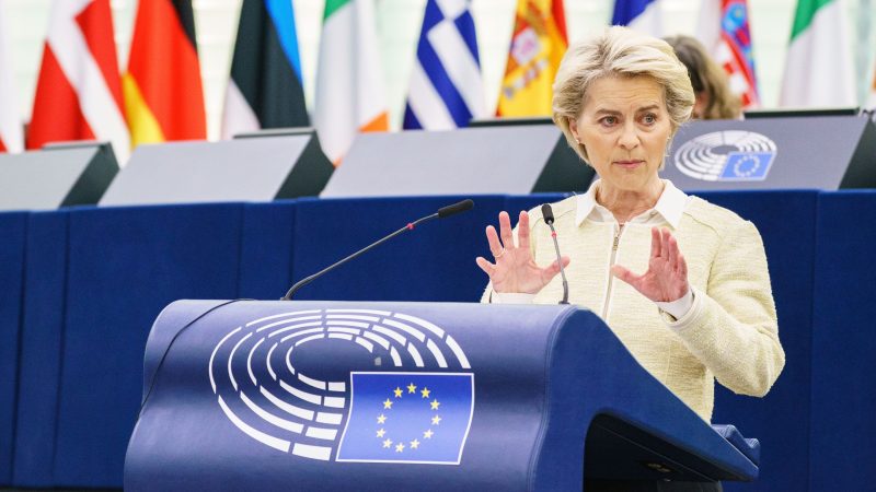 L’UE propose une « interdiction totale » des importations de pétrole russe dans les six mois à venir