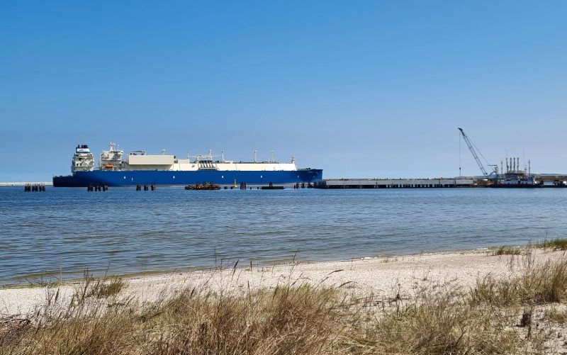 L’Allemagne acquiert quatre terminaux GNL flottants dans une course effrénée pour remplacer le gaz russe