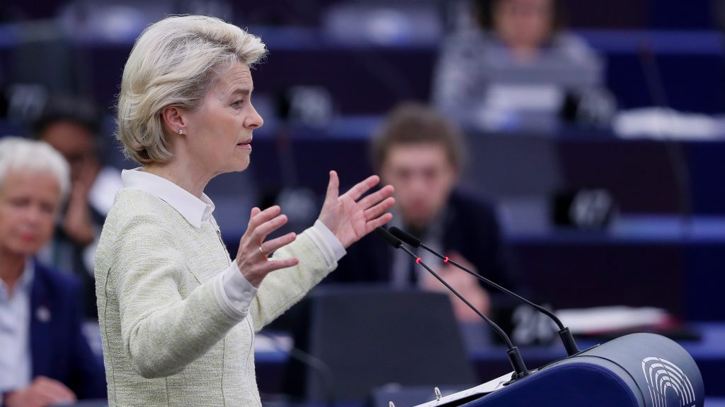 epa09925729 European Commission President Ursula von der Leyen delivers a speech on the social and economic consequences of the Russian invasion of Ukraine for the European Union (EU), at the European Parliament in Strasbourg, France, 04 May 2022.  EPA-EFE/JULIEN WARNAND
