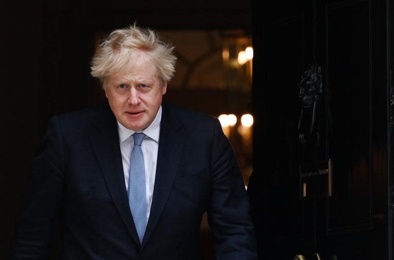 Boris Johnson se rend en Irlande du Nord engluée dans la crise