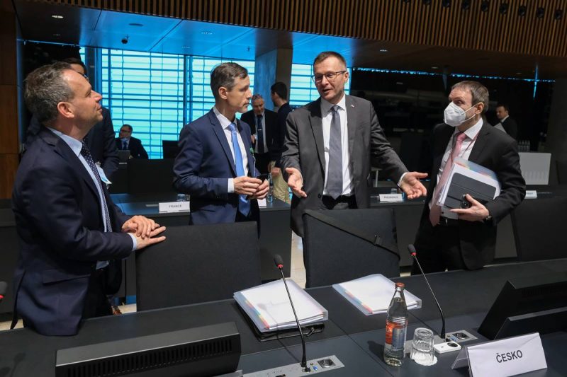 La présidence tchèque de l’UE propose de mettre de côté la stratégie « de la ferme à la table » pendant quelques mois