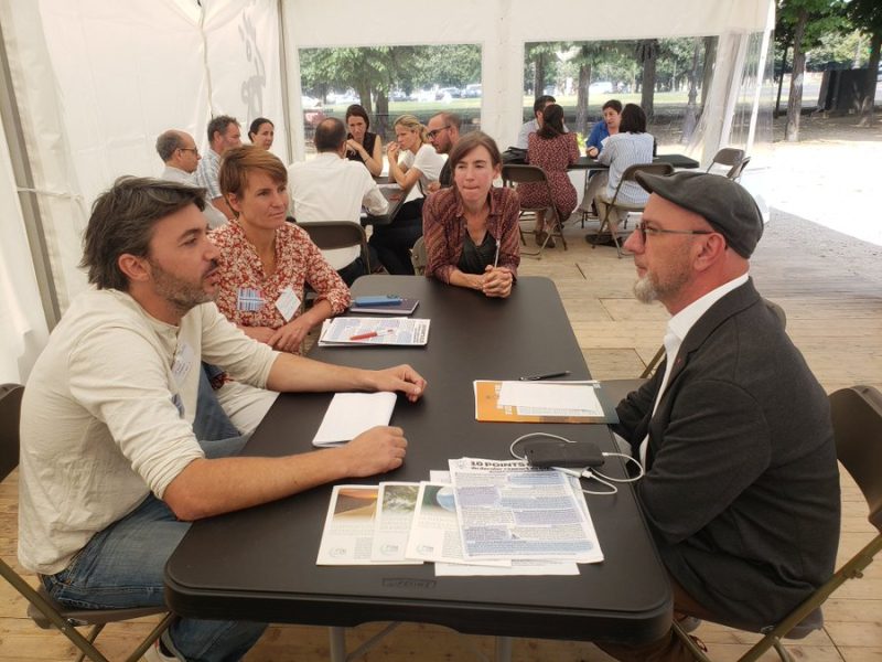154 députés formés aux enjeux climatiques devant l’Assemblée nationale
