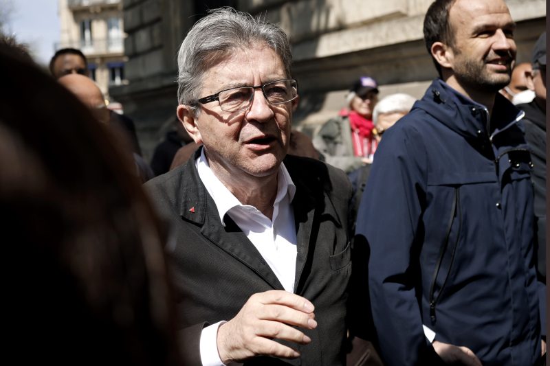 Jean-Luc Mélenchon relance la polémique sur l’« intermittence » supposée du nucléaire