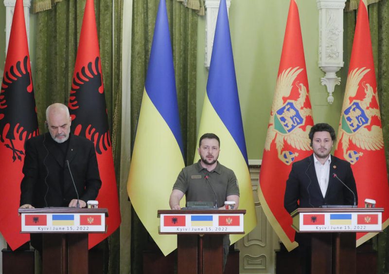 Adhésion à l’UE : les candidats des Balkans occidentaux espèrent suivre la voie de l’Ukraine