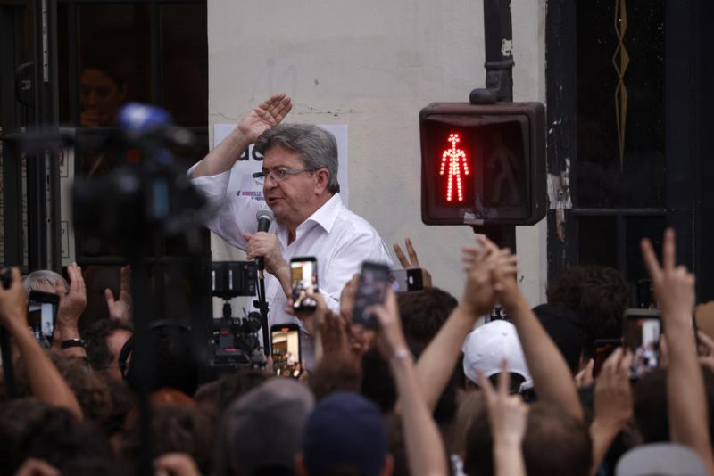 Première force d'opposition, la coalition de gauche progresse