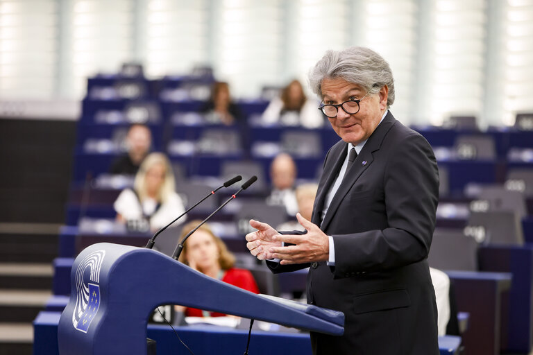 Thierry Breton donne un « aperçu » de la mise en oeuvre du DSA et du DMA, adoptés par le Parlement européen