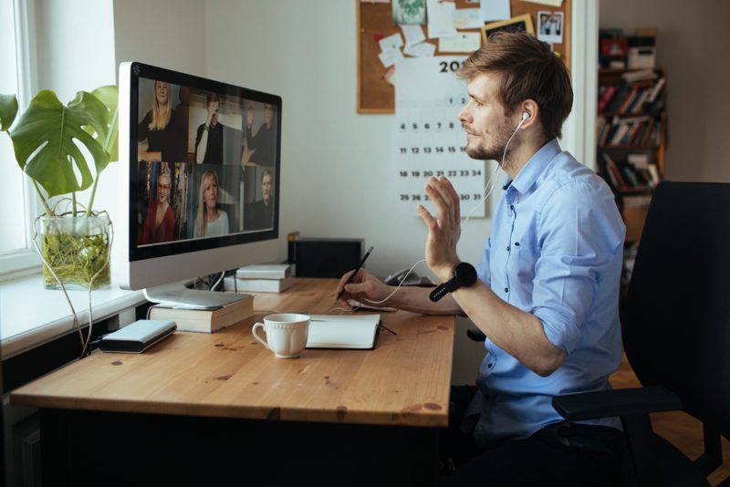 « Techno-stress » : le Parlement européen alerte sur les dangers du télétravail