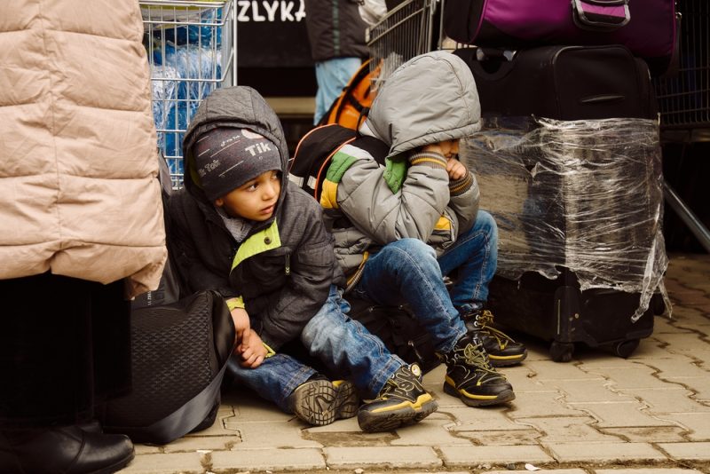 Des associations appellent à "interdire l'enfermemement administratif des enfants"