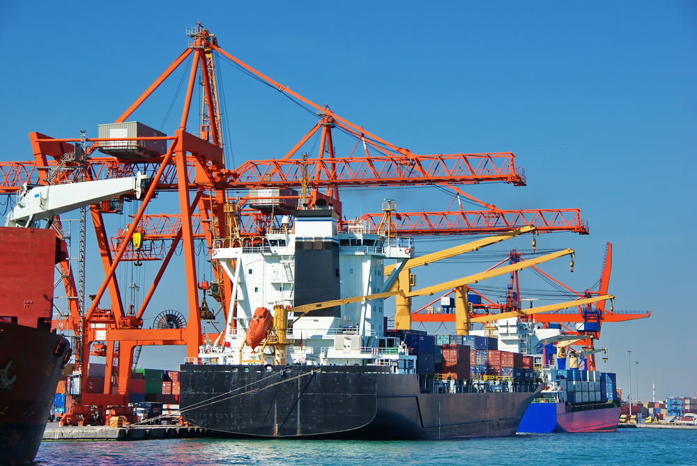 Ship,And,Crane