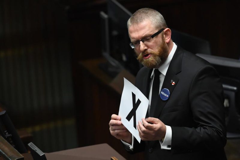 Un député polonais d’extrême droite pro-russe confronté à un vote sur son immunité parlementaire