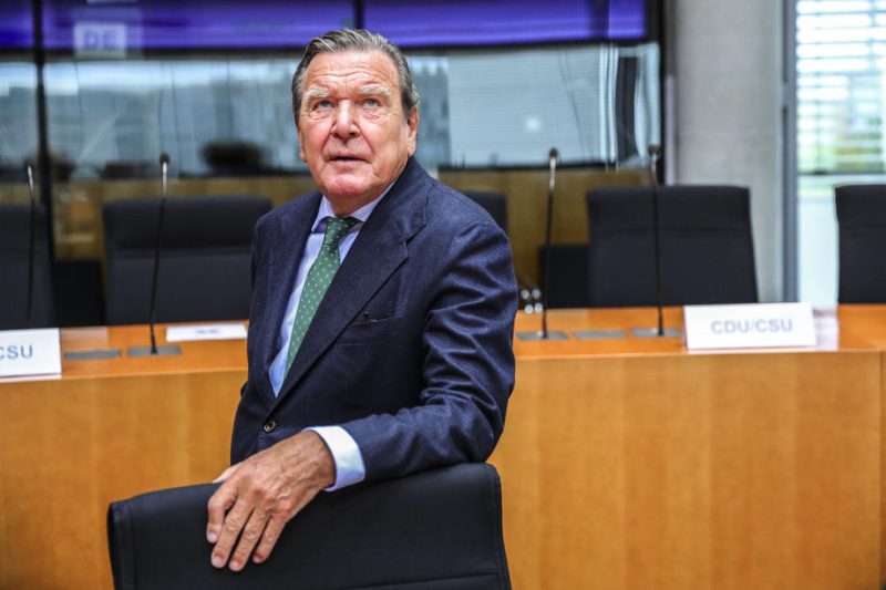 Allemagne : l’exclusion de Gerhard Schröder divise les sociaux-démocrates