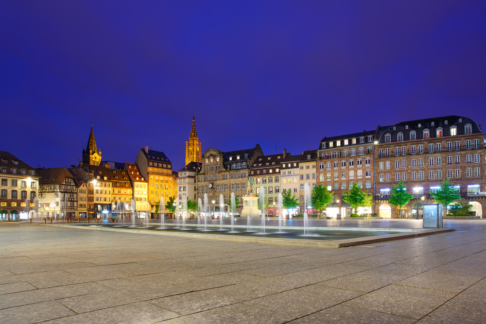 Strasbourg,Sunset,In,Central,Place,Kleber,Square.,Fountain,In,The