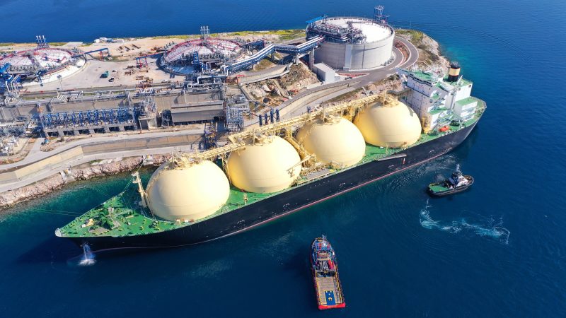 La hausse des importations de GNL américain en Europe suscite des inquiétudes sur son impact environnemental