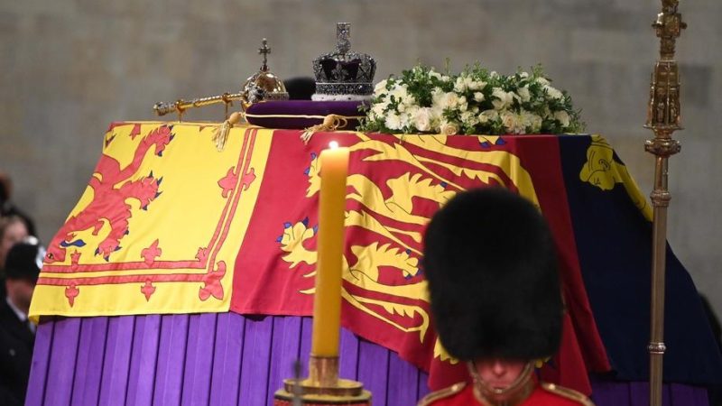 Le Royaume-Uni à l'arrêt alors que des millions de personnes commémorent la vie de la reine Elizabeth II