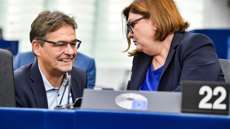 Le Parlement européen souhaite réduire le prix du CO2 pour baisser les prix de l'énergie
