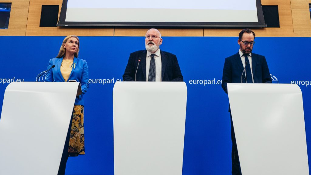 Read-out the College meeting by EVP Timmermans & Cssr Simson on Energy. European Parlement, the 14th of september.