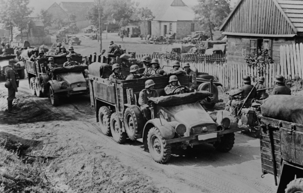 German,Soldiers,Invade,Poland,In,Armored,And,Motorized,Divisions,In