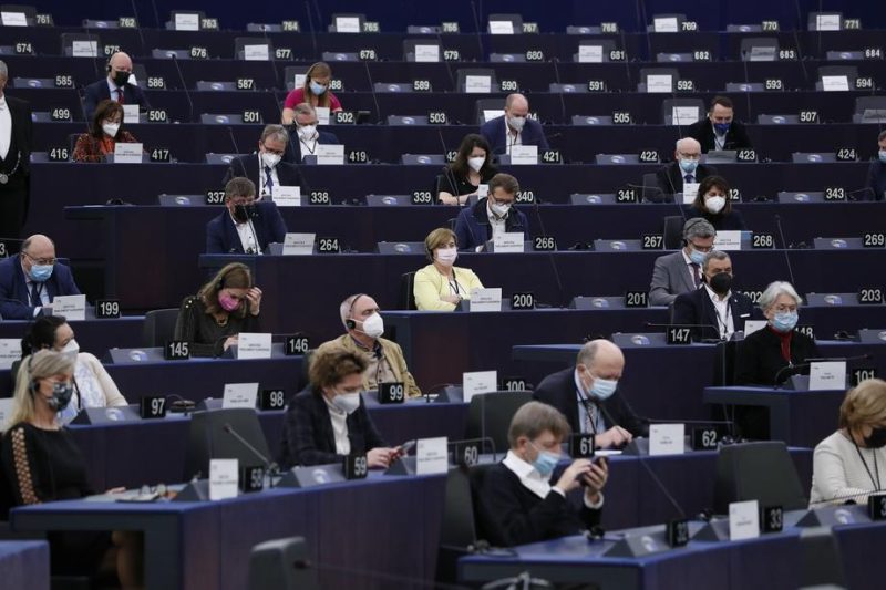 Prix Sakharov 2022 : Volodymyr Zelensky, le peuple ukrainien et Julian Assange parmi les nominés