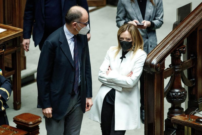 "Différences abyssales", "fake news" : Enrico Letta et Giorgia Meloni croisent le fer avant les législatives en Italie