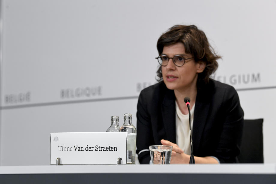 Government press conference on aid measures following energy price increases