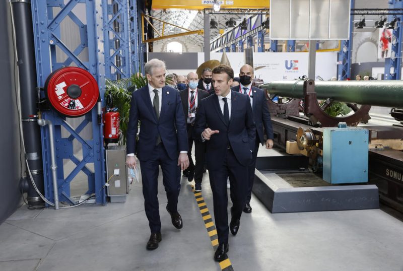 Emmanuel Macron appelle la Norvège à aider à contenir le prix du gaz