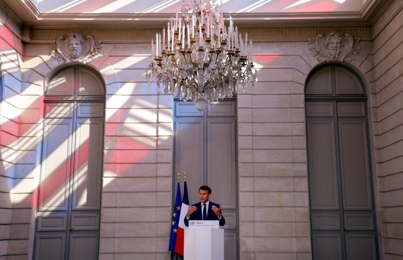 Malgré les perplexités, Emmanuel Macron lance le Conseil national de la refondation