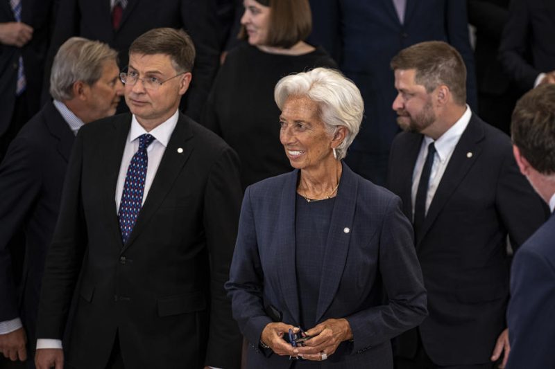 La BCE déterminée à ne pas laisser "s'incruster" l'inflation, déclare Christine Lagarde