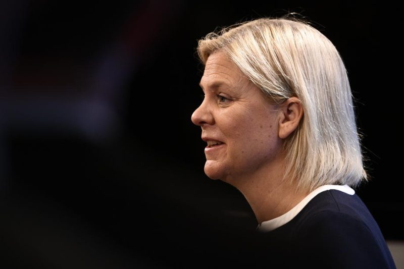 Après sa démission, la Première ministre suédoise tend la main à la droite pour écarter l'extrême droite