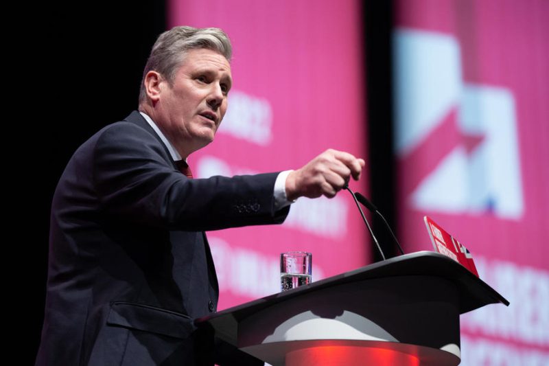 Royaume-Uni : face à l'impopularité des conservateurs, le leader du parti travailliste prêt à gouverner