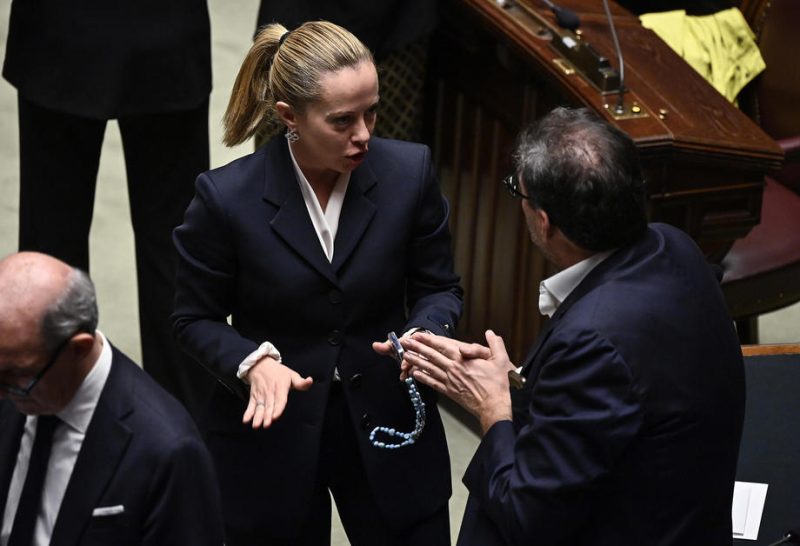 Les négociations gouvernementales italiennes sur le fil après les débordements de Silvio Berlusconi