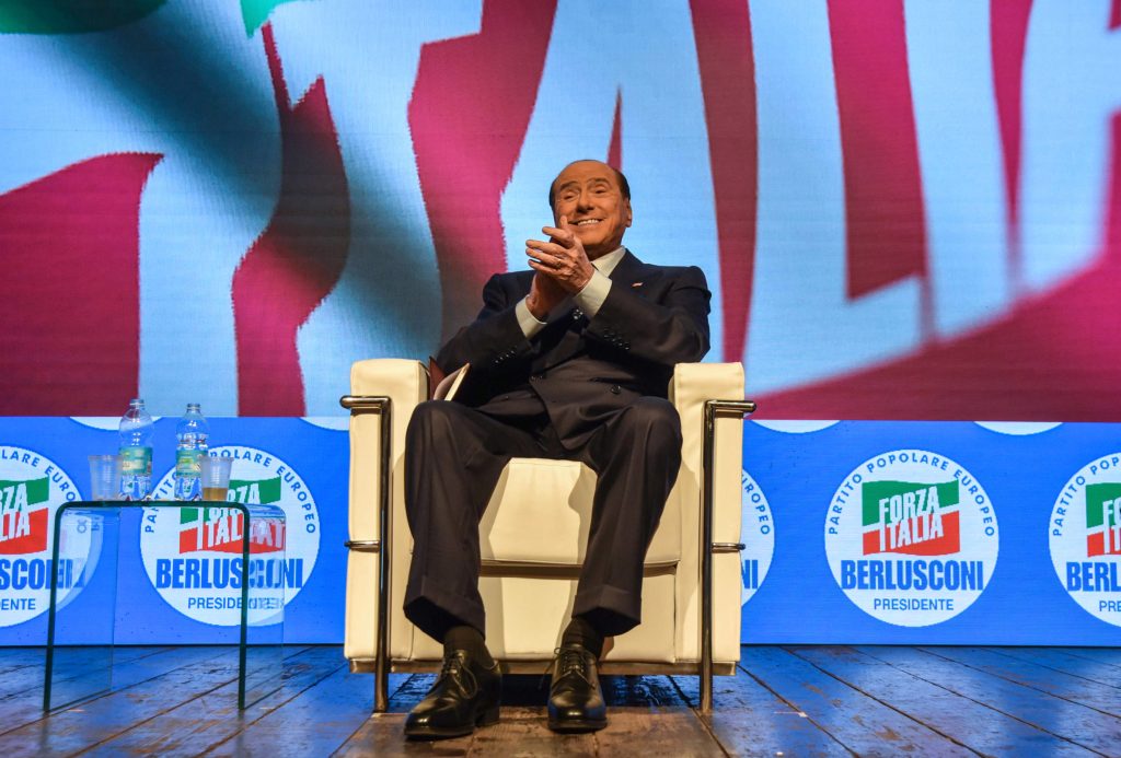 Berlusconi closes out center-right campaign before general elections