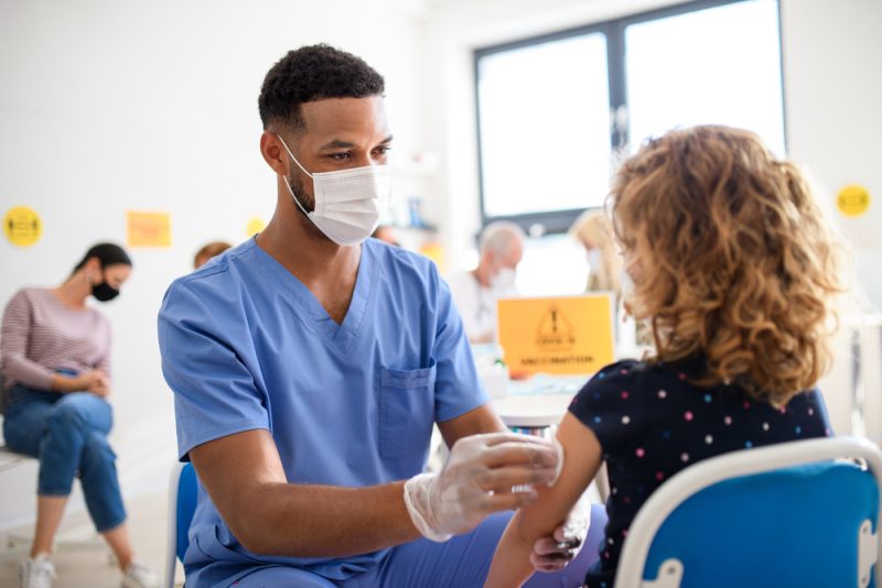 Covid-19 : l’achat des vaccins est une « success story », se félicite la Commission européenne