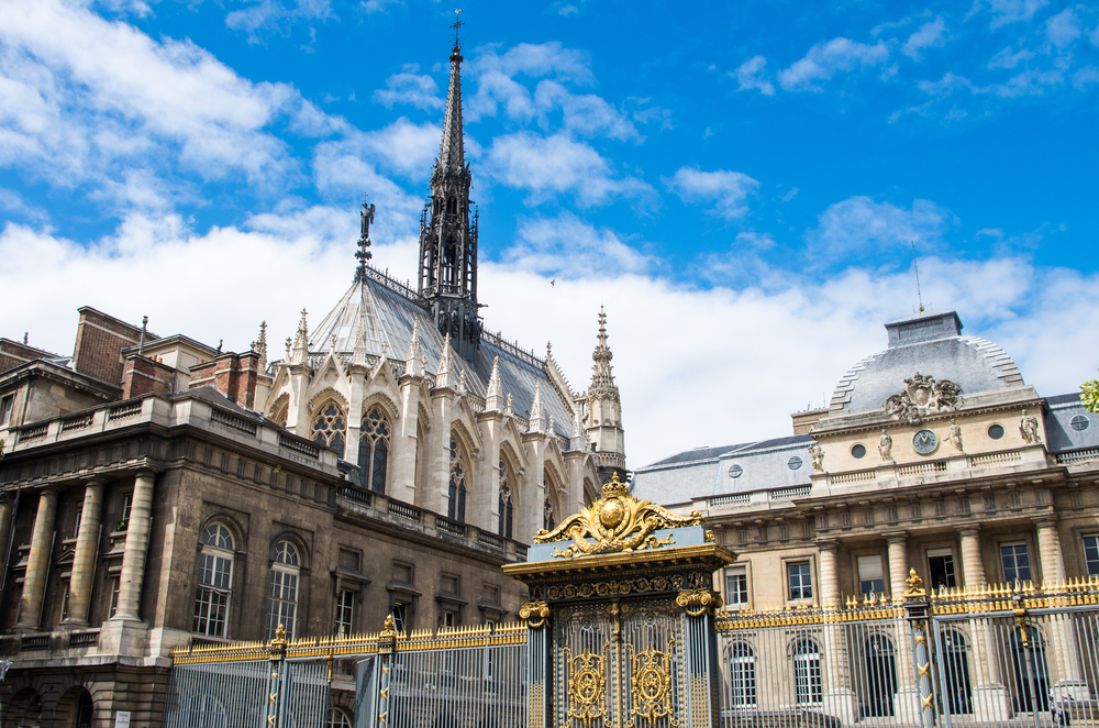 The,Front,Entrance,Of,The,Palais,De,Justice,And,Sainte-chapelle