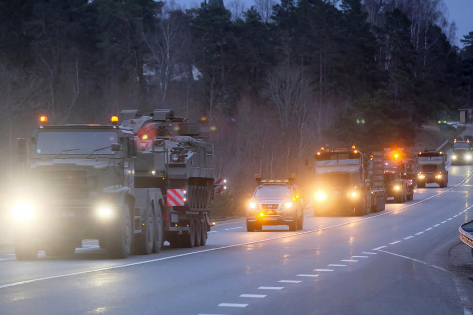 British armoured vehicles drive to Estonia