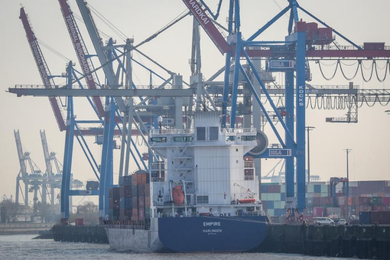 La France vent debout contre la prise de participation de Cosco dans le port de Hambourg